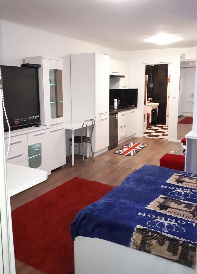 Apartament Centrum Panoramiczna Big Ben Z Balkonem-- Klimatyzacja-- Келце Екстериор снимка